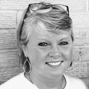 Meet your Posher, Lora